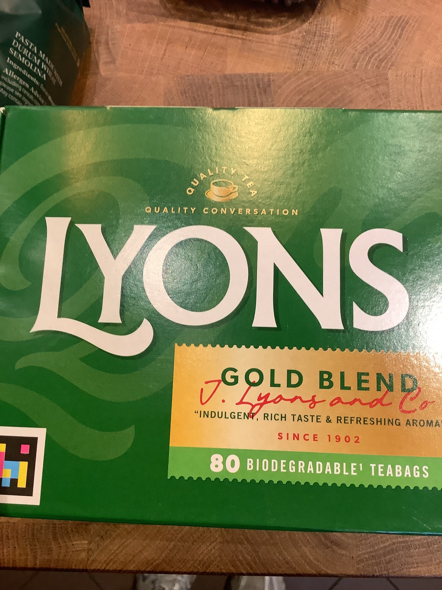 Lyon’s gold blend 232g
