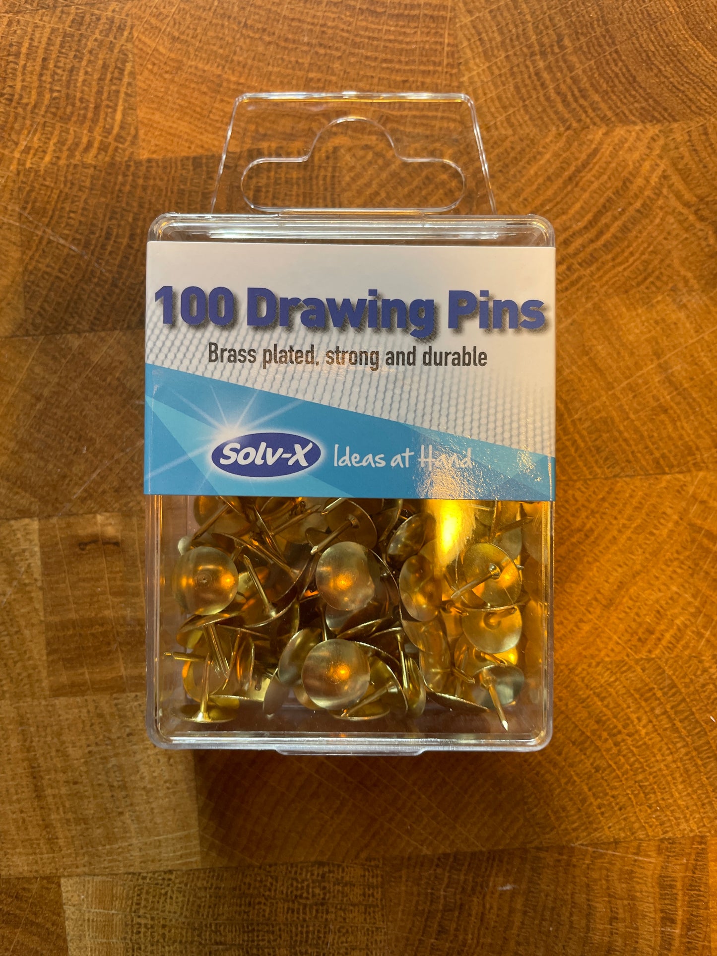 100 drawing pins