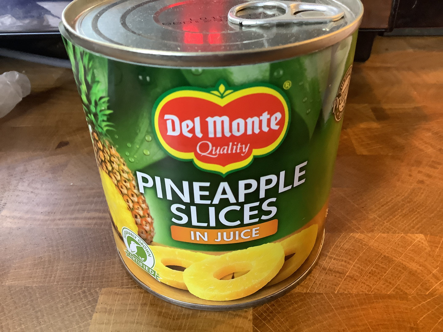 Pineapple slices in juice